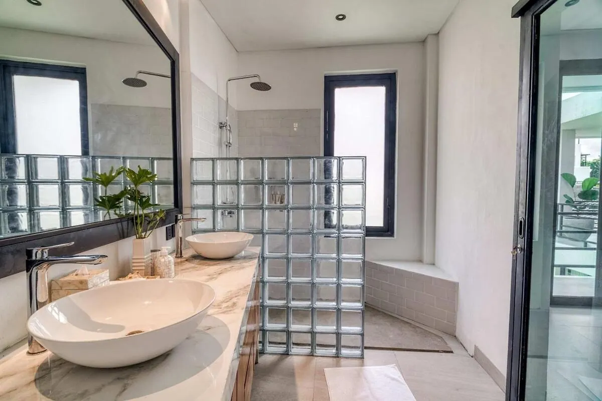 Summer House 5Br Villa In Berawa, Bali Canggu