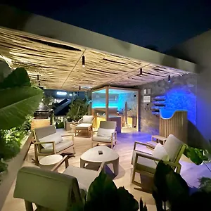 Sin Nombre Bali - Sauna, Ice Bath & Roof Terrace ホテル