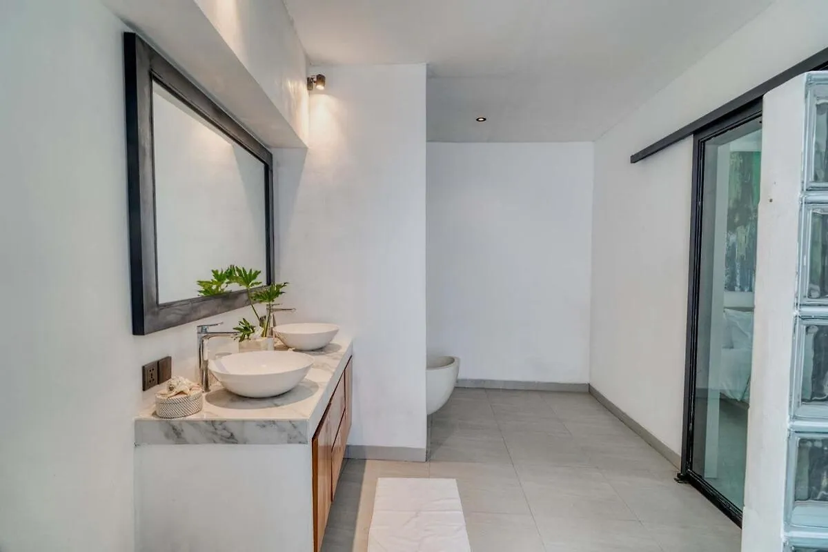 Summer House 5Br Villa In Berawa, Bali Canggu  Indonesia
