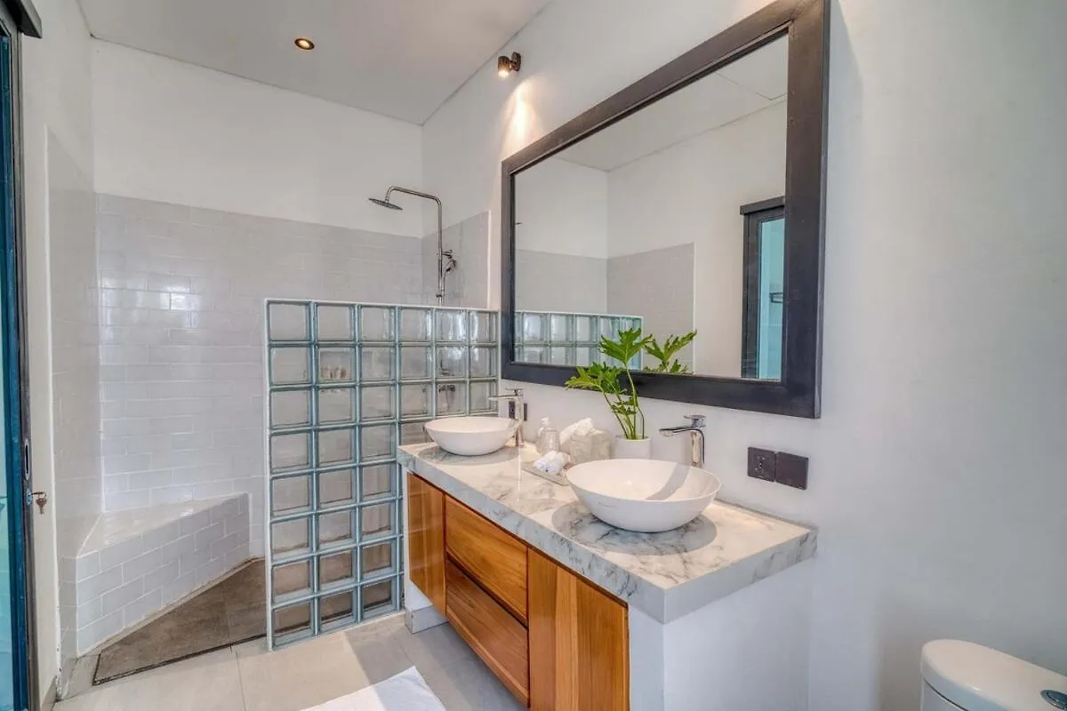 Summer House 5Br Villa In Berawa, Bali Canggu