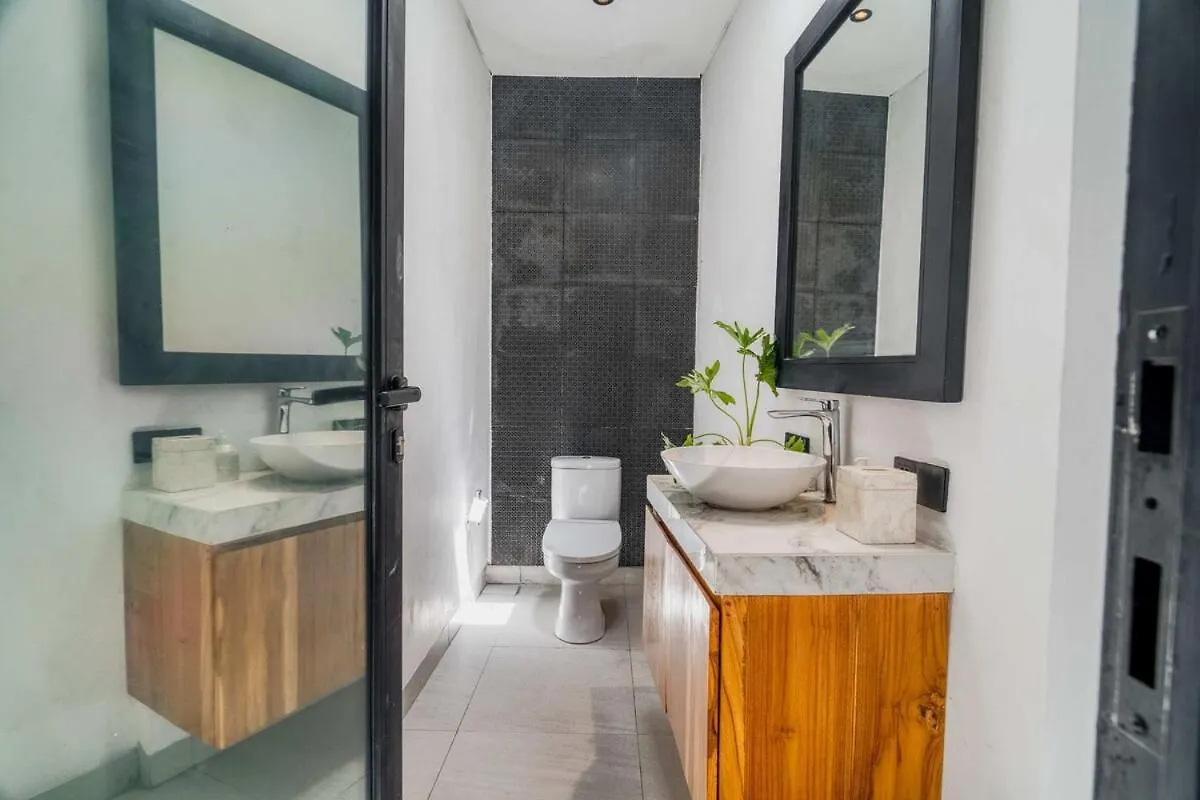Summer House 5Br Villa In Berawa, Bali Canggu