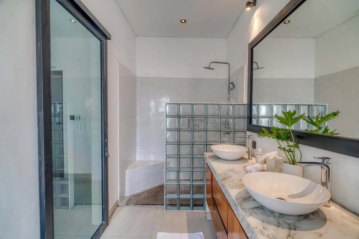 Summer House 5Br Villa In Berawa, Bali Canggu